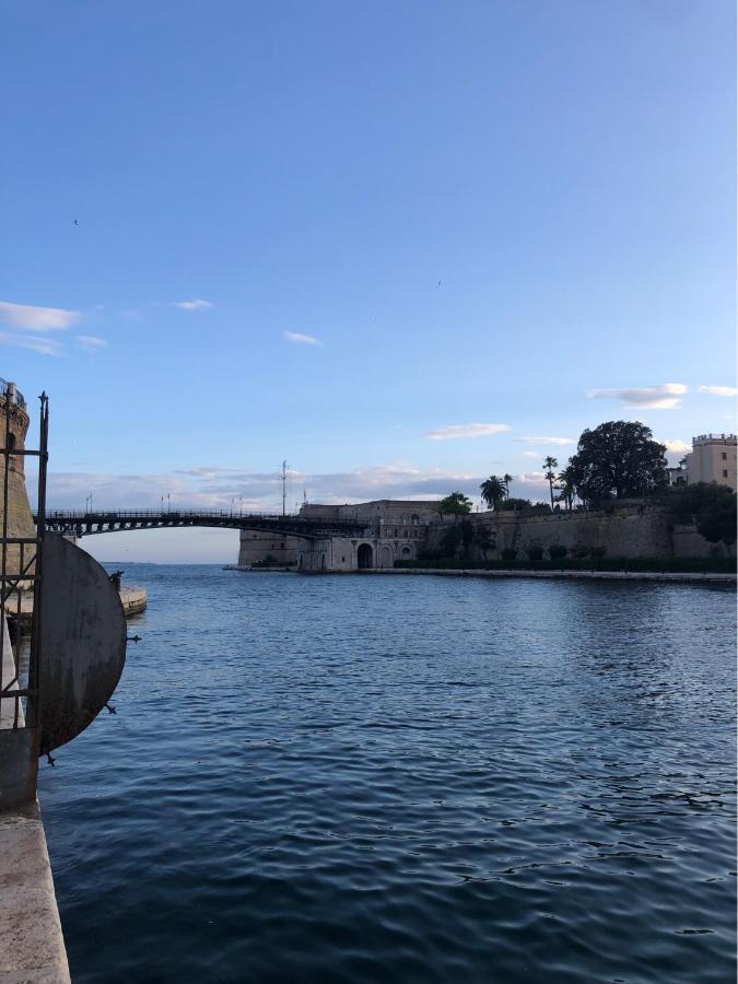 Downtown Lodge Museum Taranto Exterior foto